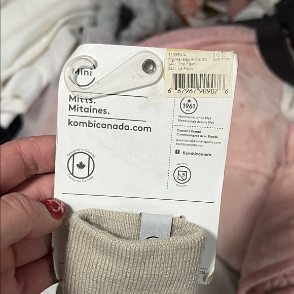 Kombi Baby Mittens - White and Gray - Picture 7 of 7